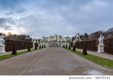 Upper Belvedere palace. Vienna, Austria Upper Belvedere palace. Vienna, Austria 96070545