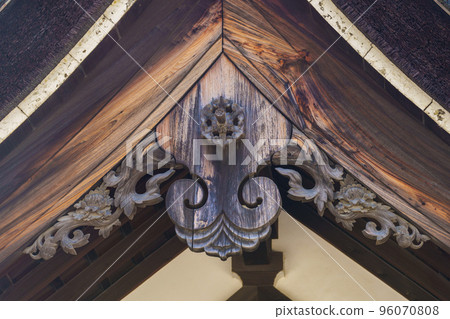 Sumiyoshi Taisha Main Shrine Heiden Roof Decoration 96070808