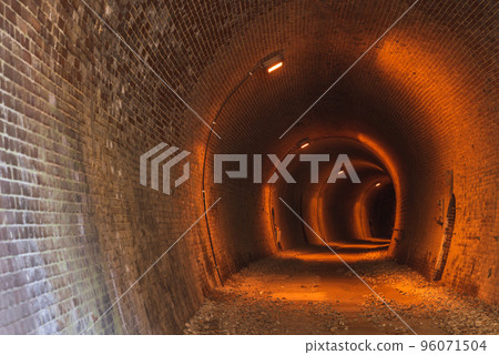 臼井三橋 Abt 公路隧道 96071504