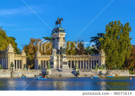 Monument to Alfonso XII, Madrid, Spain Monument to Alfonso XII, Madrid, Spain 96071614