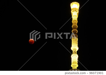 Total lunar eclipse and Tokyo Skytree Total lunar eclipse and Tokyo Skytree 96071901