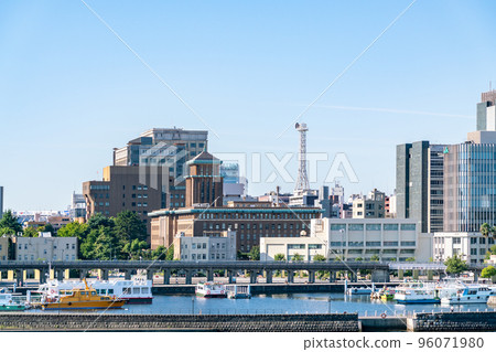 [神奈川縣]陽光明媚的橫濱灣地區的國王塔 96071980