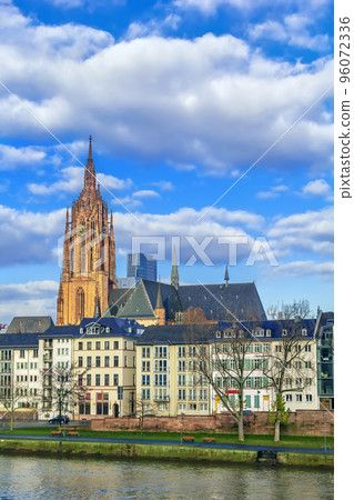 Frankfurt Cathedral, Germany 96072336