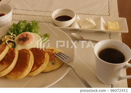 food pancake 96072451