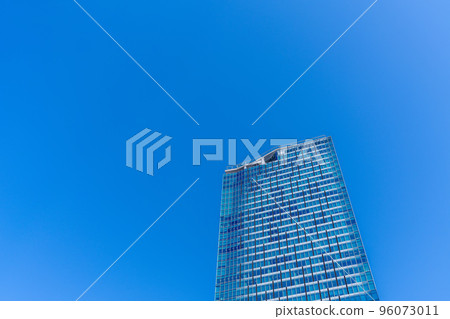 日本東京城市景觀從澀谷站看秋天閃耀的澀谷爭奪廣場 = 11 月 8 日 96073011