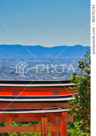 View from Yotsutsuji, Fushimi Inari Shrine, Kyoto 96076193