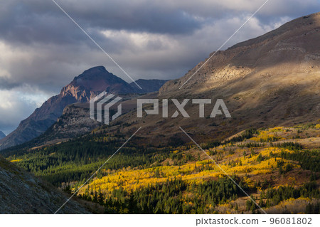 Autumn in Glacier Park 96081802