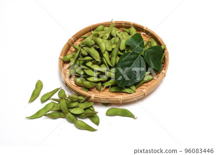 盤子上的生綠大豆 盤子上的生綠大豆 96083446