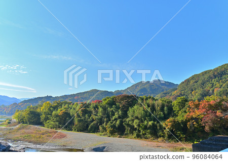 The view from the korenseki schist in Obana, Mt. Hodo, Minano-cho, Chichibu-gun, Saitama Prefecture 96084064