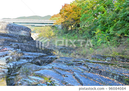 Oyahana no Korenseki Schist, Minano-cho, Chichibu-gun, Saitama Prefecture 96084084
