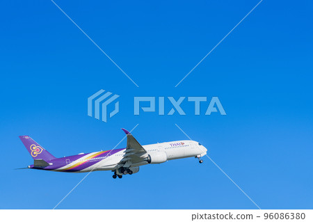 "Airplane" Airbus Airbus A350-900 96086380