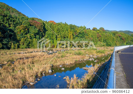 舊船渡遺址附近的渡瀨川風景 秋季 96086412