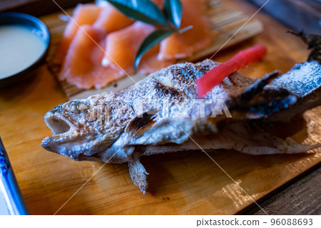 Mount Kongo Rainbow Trout Dishes 96088693