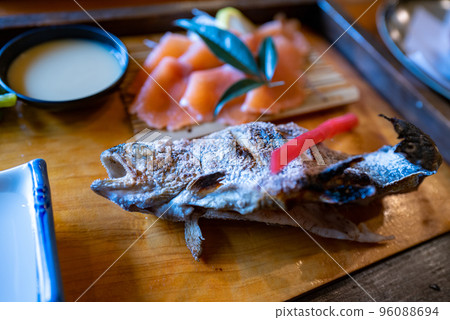 Mount Kongo Rainbow Trout Dishes 96088694
