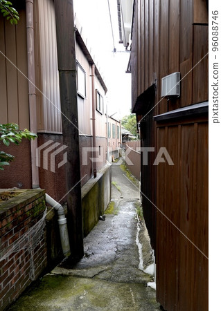 Gojo Shinmachi Impressive landscape of alleys weaving between traditional buildings Gojo City, Nara Prefecture Gojo Shinmachi Impressive landscape of alleys weaving between traditional buildings Gojo City, Nara Prefecture 96088746