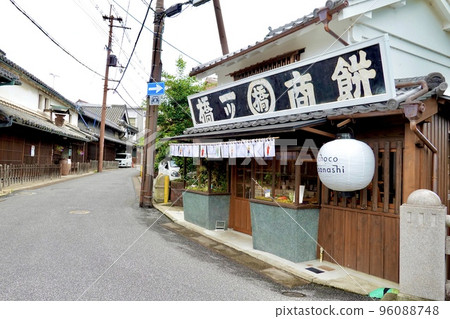 五條新町：奈良縣五條市鐵屋橋附近一橋麻糬招牌的美景 96088748