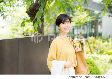 短髮女辦公室休閒 短髮女辦公室休閒 96090782