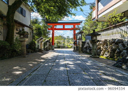 [Kyoto Prefecture] Uji Shrine Surrounded by Nature 96094334