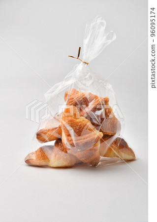 袋子裡的羊角麵包 袋子裡的羊角麵包 96095174