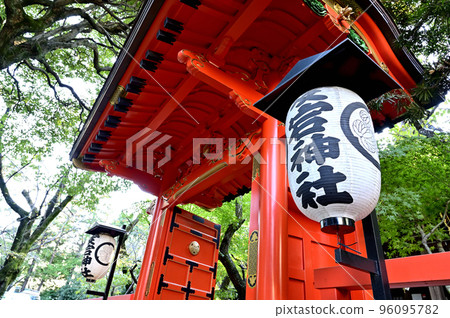 芝（東京）愛宕神社紅漆門 96095782