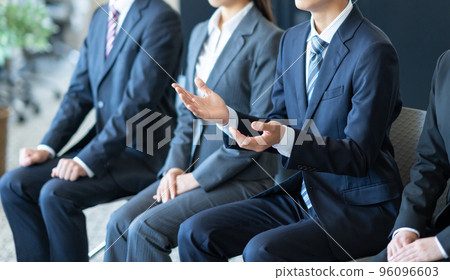 Interview, job hunting, university student 96096603