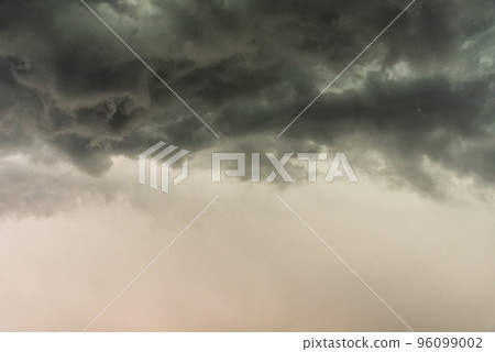 Gloomy clouds have shrouded sky before a thunderstorm Gloomy clouds have shrouded sky before a thunderstorm 96099002