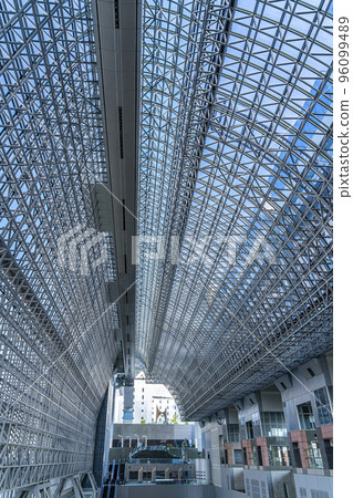 [Kyoto Prefecture] The premises of Kyoto Station with a futuristic atmosphere 96099489