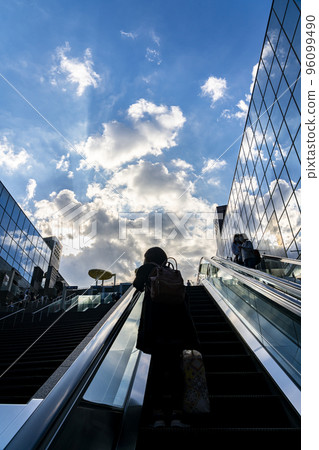 [Kyoto Prefecture] Escalators at Kyoto Station with a futuristic atmosphere 96099490