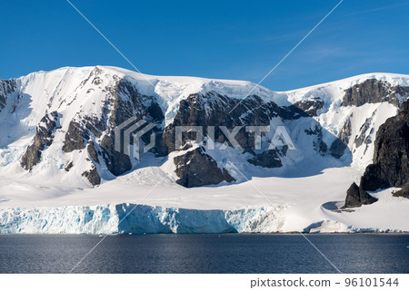 Antarctic landscape with iceberg at sea 96101544