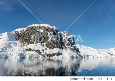 Antarctic landscape with rocks and snow 96102174
