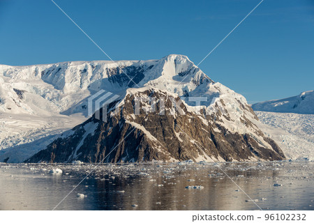 Antarctic landscape with glacier and mountains 96102232