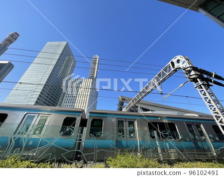 Keihin Tohoku Line heading for Saitama Shintoshin Station 96102491