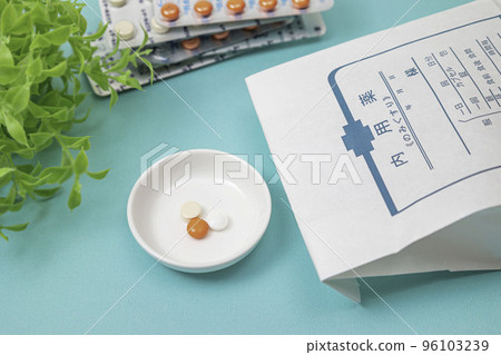 Oral medicine for blemishes (melasma) Sinal Tablets/Uvera/Tranexamic Acid 96103239