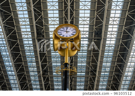 [Osaka] Osaka Station City Gold Clock in Space-Time Square 96103512