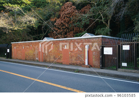 Yokosuka Hashirimizu Water Source Pond 96103585