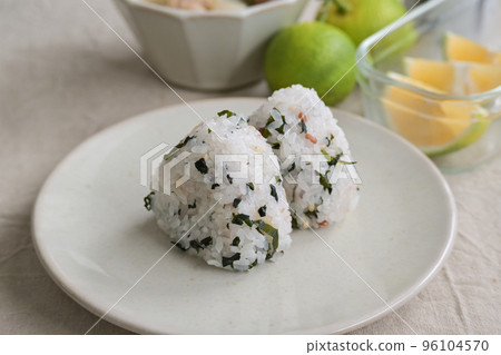 裙帶菜飯糰雜糧飯 96104570