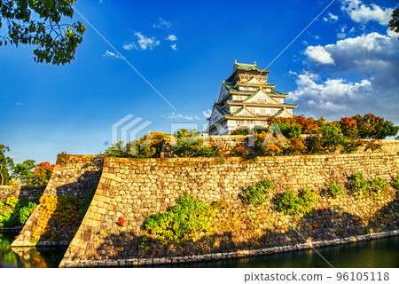 大阪城在黃金時段閃耀 96105118