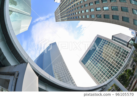 東京汐留建築群和百合海鷗風景 96105570