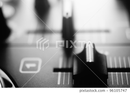 Deejay mixing desk 96105747