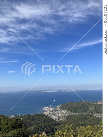 Nokogiri Yama is like natural museum famous for the unique shaped rocks or beautiful places. The ropeway was installed here with the investment cost of about 200million Yen (say US$ 1.85million). 96107225