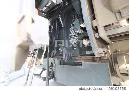 Rear hatch of NBC reconnaissance vehicle Sample collection Ground Self-Defense Force 96108368