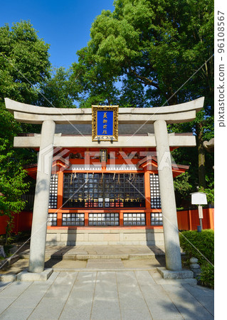 Beautiful Gozensha Shrine at Yasaka Shrine in Kyoto 96108567
