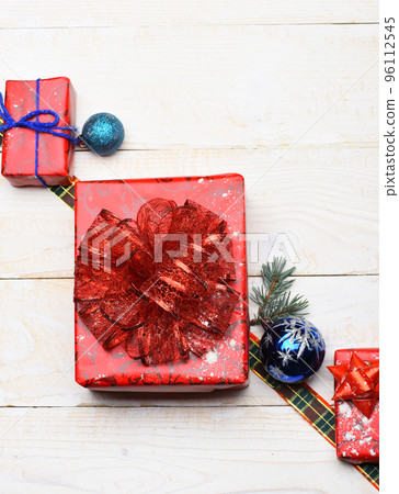 Christmas decorations on white wooden texture background 96112545