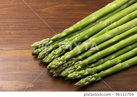 green asparagus on a plate green asparagus on a plate 96112709