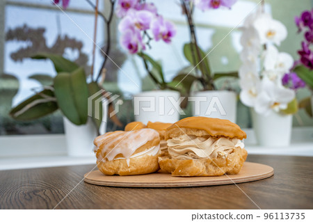 caramel dessert wreath filled with cream caramel dessert wreath filled with cream 96113735