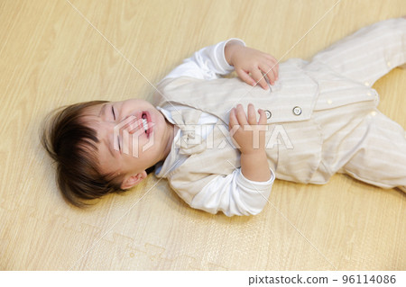 Crying child 2 years old Crying child 2 years old 96114086