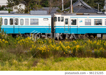 [Naruto Line] Trains that stop at every station in the early morning 96115285