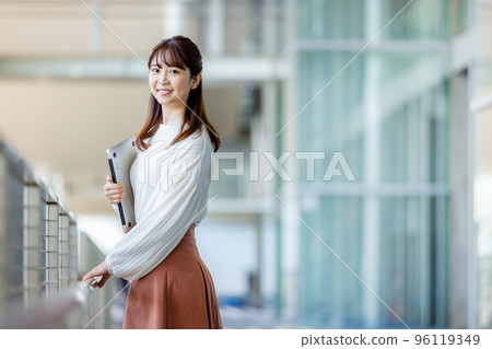 university student woman 96119349