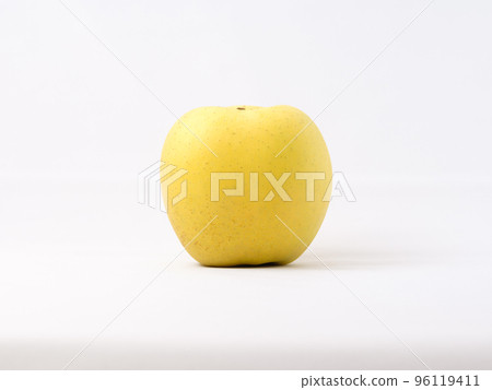 黃色品種信濃金的成熟蘋果 96119411