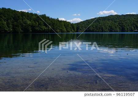 普利特維採湖群國家公園，克羅地亞湖表面 96119507